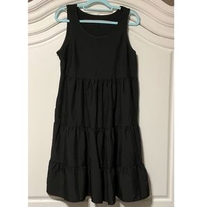 New Ladies black sleeveless dress, side zip, tiered, very cute!